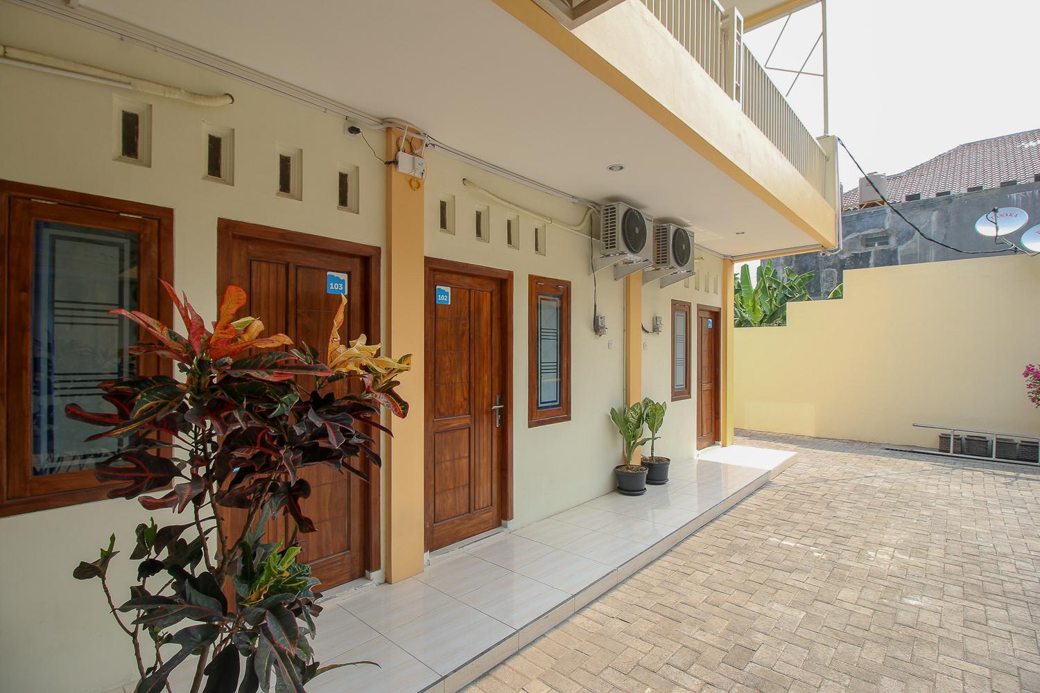 מלון Reddoorz Syariah @ Pahlawan סידוארג'ו מראה חיצוני תמונה